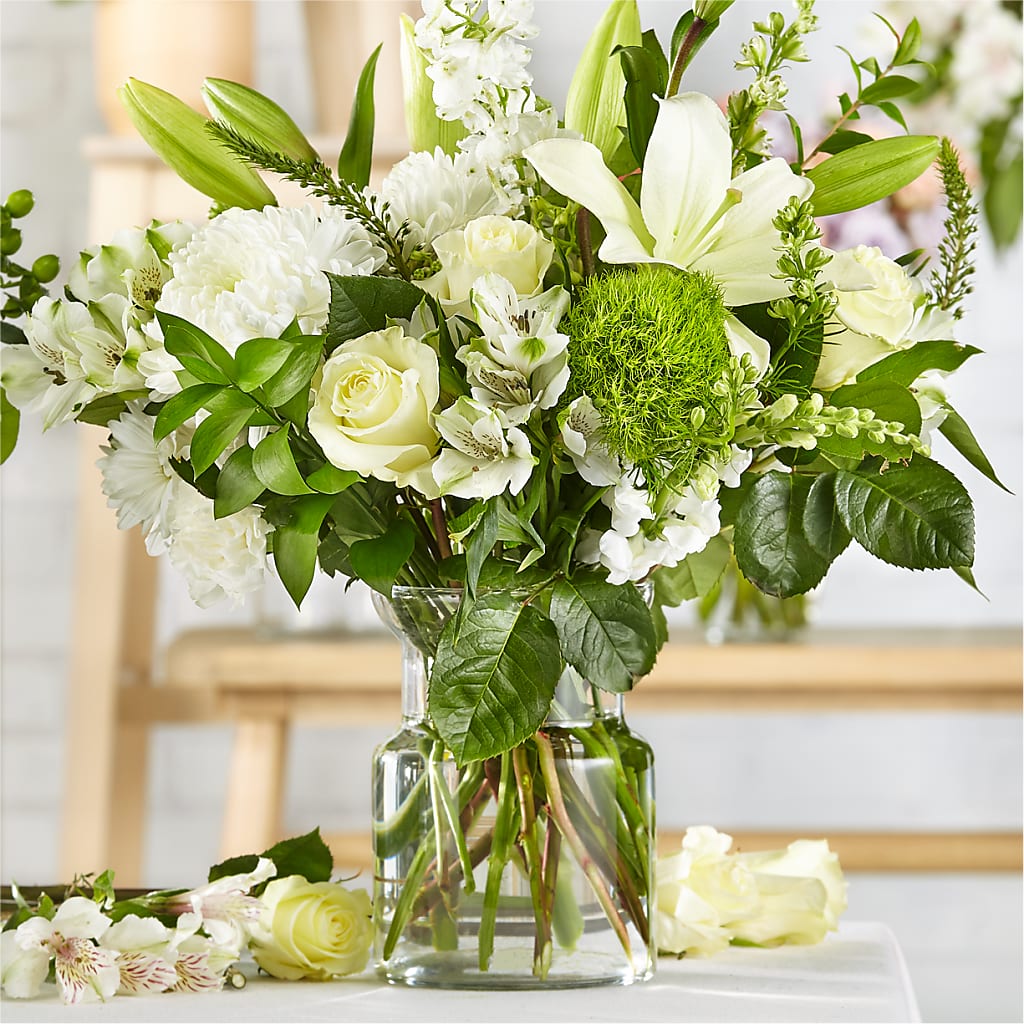 Classic Ivory – A Florist Original – Awesome Blossom Florist, San Antonio TX