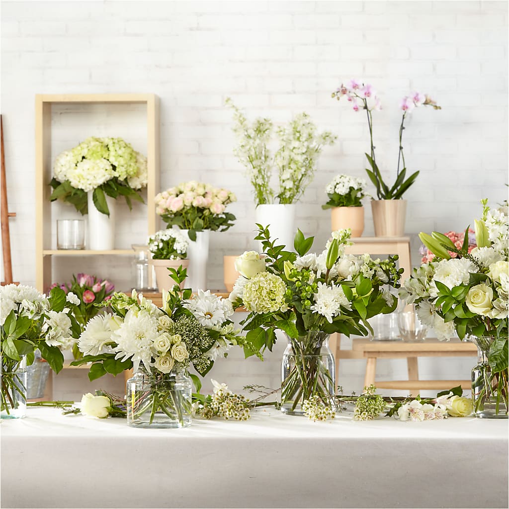 Classic Ivory – A Florist Original – Awesome Blossom Florist, San Antonio TX