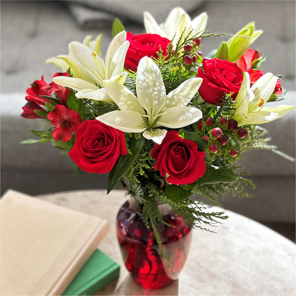 Evergreen Delight Bouquet – Awesome Blossom Florist, San Antonio TX